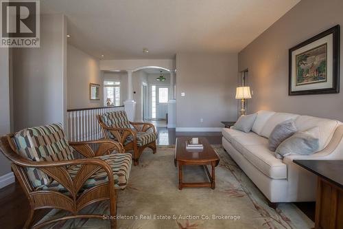 4 - 165 Chandos Drive, Kitchener, ON - Indoor Photo Showing Living Room