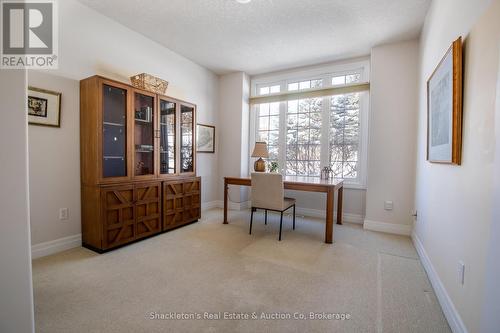 4 - 165 Chandos Drive, Kitchener, ON - Indoor