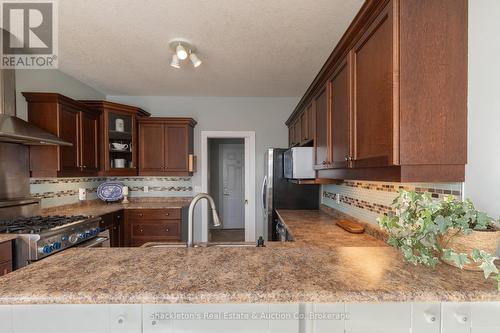 4 - 165 Chandos Drive, Kitchener, ON - Indoor Photo Showing Kitchen