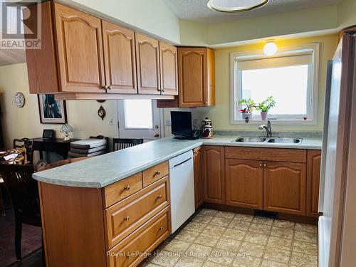 19 - 30 Ann Street, St. Marys, ON - Indoor Photo Showing Kitchen With Double Sink