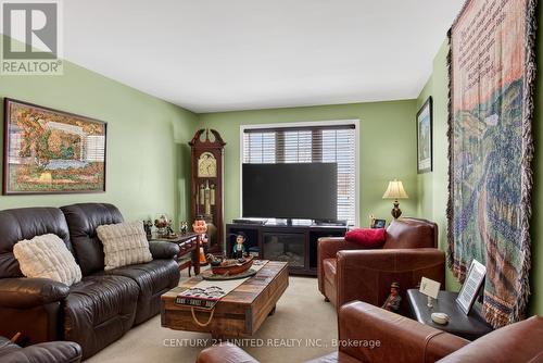 2635 Foxmeadow Road, Peterborough (Ashburnham Ward 4), ON - Indoor Photo Showing Living Room
