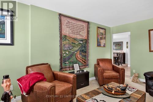 2635 Foxmeadow Road, Peterborough (Ashburnham Ward 4), ON - Indoor Photo Showing Living Room