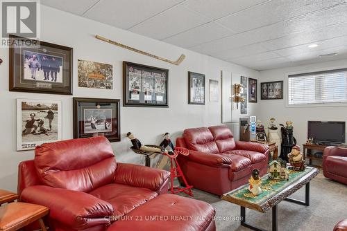 2635 Foxmeadow Road, Peterborough (Ashburnham Ward 4), ON - Indoor Photo Showing Living Room