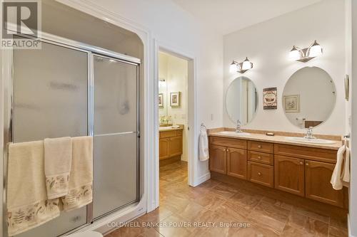 5 - 2295 Kains Road, London South (South A), ON - Indoor Photo Showing Bathroom