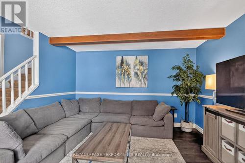 14 Gold Crescent, Russell, ON - Indoor Photo Showing Living Room