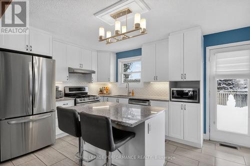 14 Gold Crescent, Russell, ON - Indoor Photo Showing Kitchen With Upgraded Kitchen