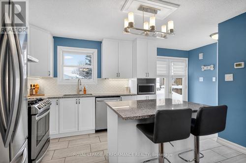14 Gold Crescent, Russell, ON - Indoor Photo Showing Kitchen With Upgraded Kitchen