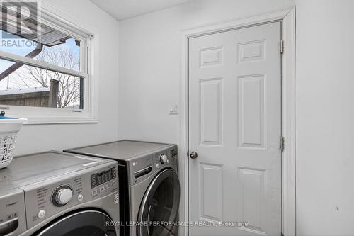 14 Gold Crescent, Russell, ON - Indoor Photo Showing Laundry Room
