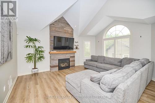 507 Carrie Avenue, Fort Erie (Point Abino), ON - Indoor Photo Showing Living Room With Fireplace