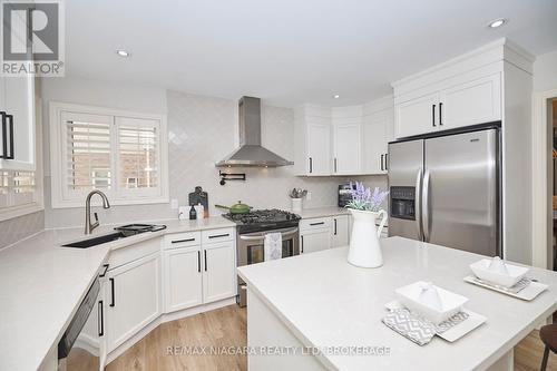 507 Carrie Avenue, Fort Erie (Point Abino), ON - Indoor Photo Showing Kitchen With Upgraded Kitchen