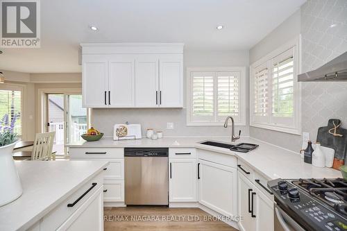 507 Carrie Avenue, Fort Erie (Point Abino), ON - Indoor Photo Showing Kitchen
