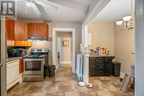 3536 Bond Street, Niagara Falls (Chippawa), ON - Indoor Photo Showing Kitchen