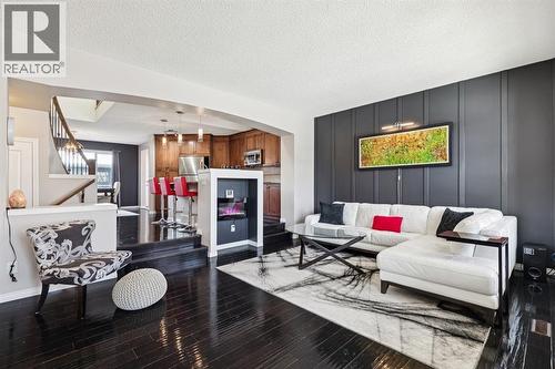 15 New Brighton Common Se, Calgary, AB - Indoor Photo Showing Living Room