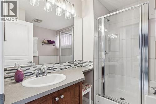 15 New Brighton Common Se, Calgary, AB - Indoor Photo Showing Bathroom