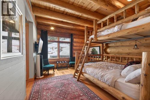 1783 Greywolf Drive, Panorama, BC - Indoor Photo Showing Bedroom