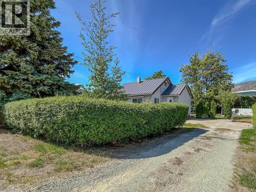 driveway - 5506 Jackpine Lane, Osoyoos, BC - Outdoor