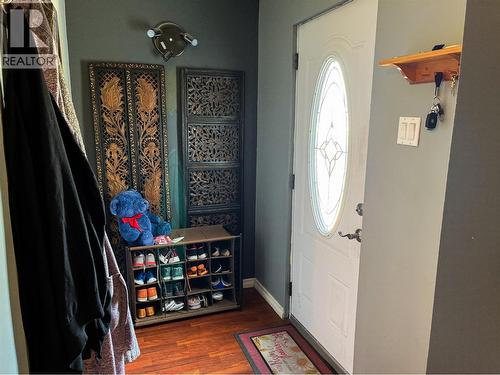 front entrance - 5506 Jackpine Lane, Osoyoos, BC - Indoor Photo Showing Other Room