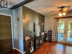 sliding door to deck - 