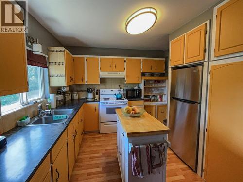 kitchen - 5506 Jackpine Lane, Osoyoos, BC - Indoor Photo Showing Kitchen With Double Sink
