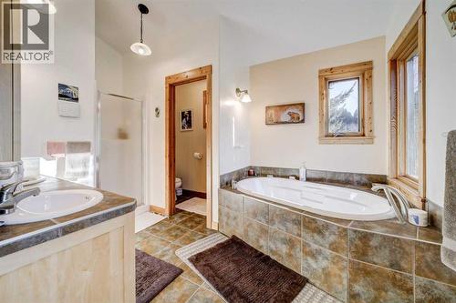 31 Villa Vega Acres, Rural Pincher Creek No. 9, M.D. Of, AB - Indoor Photo Showing Bathroom