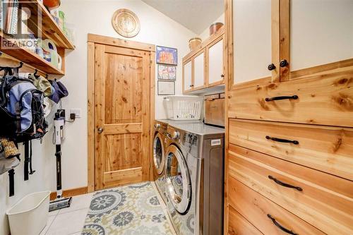 31 Villa Vega Acres, Rural Pincher Creek No. 9, M.D. Of, AB - Indoor Photo Showing Laundry Room