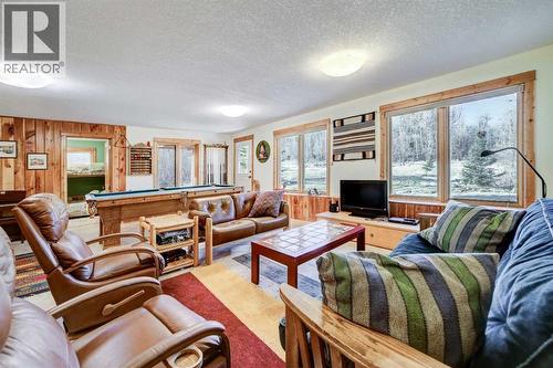 31 Villa Vega Acres, Rural Pincher Creek No. 9, M.D. Of, AB - Indoor Photo Showing Living Room