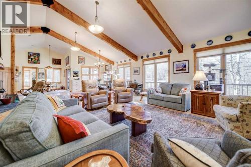 31 Villa Vega Acres, Rural Pincher Creek No. 9, M.D. Of, AB - Indoor Photo Showing Living Room