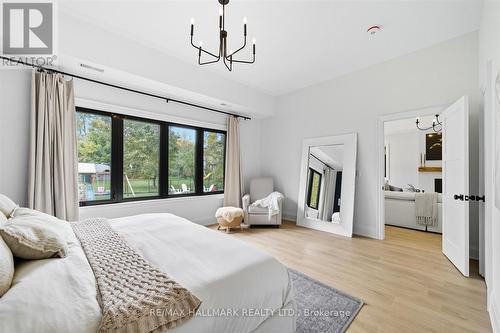 17 Mill Street, East Gwillimbury, ON - Indoor Photo Showing Bedroom