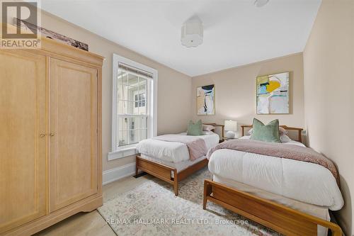 17 Mill Street, East Gwillimbury, ON - Indoor Photo Showing Bedroom