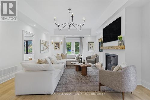 17 Mill Street, East Gwillimbury, ON - Indoor Photo Showing Living Room With Fireplace