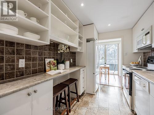 210 - 40 Glen Road, Toronto, ON - Indoor Photo Showing Kitchen