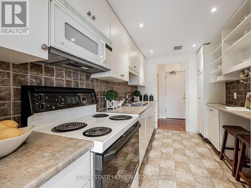210 - 40 Glen Road, Toronto, ON - Indoor Photo Showing Kitchen