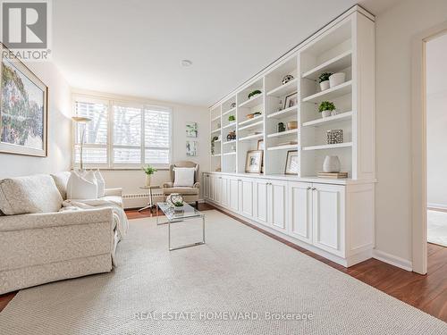 210 - 40 Glen Road, Toronto, ON - Indoor Photo Showing Living Room