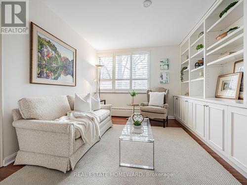 210 - 40 Glen Road, Toronto, ON - Indoor Photo Showing Living Room