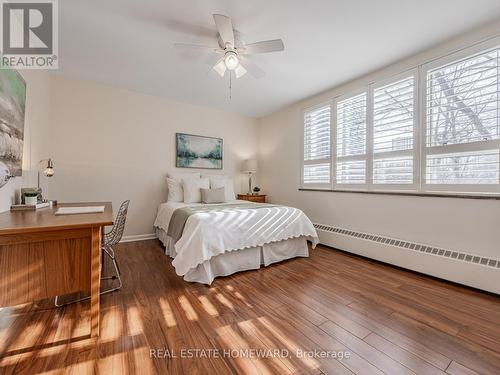 210 - 40 Glen Road, Toronto, ON - Indoor Photo Showing Bedroom