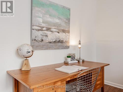 210 - 40 Glen Road, Toronto, ON - Indoor