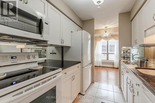 407 - 3734 St Clair Avenue E, Toronto, ON - Indoor Photo Showing Kitchen