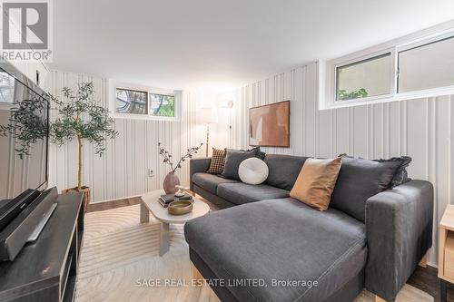 307 Warden Avenue, Toronto, ON - Indoor Photo Showing Living Room