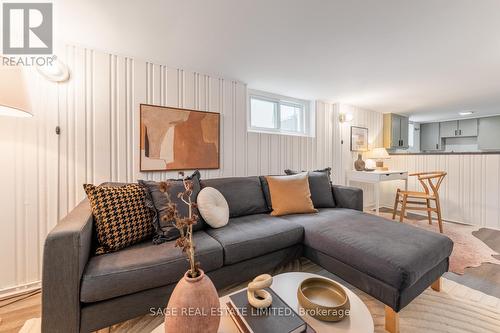 307 Warden Avenue, Toronto, ON - Indoor Photo Showing Living Room