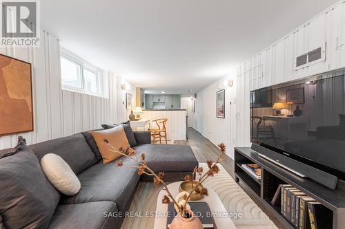 307 Warden Avenue, Toronto, ON - Indoor Photo Showing Living Room