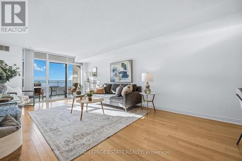 1003 - 1093 Kingston Road, Toronto, ON - Indoor Photo Showing Living Room