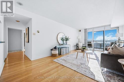 1003 - 1093 Kingston Road, Toronto, ON - Indoor Photo Showing Living Room