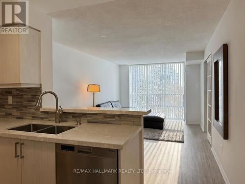 522 - 233 Beecroft Road, Toronto, ON - Indoor Photo Showing Kitchen With Double Sink