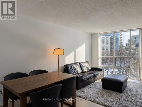 522 - 233 Beecroft Road, Toronto, ON - Indoor Photo Showing Living Room