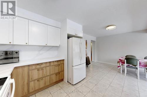 7 Lancashire Road, Markham, ON - Indoor Photo Showing Kitchen