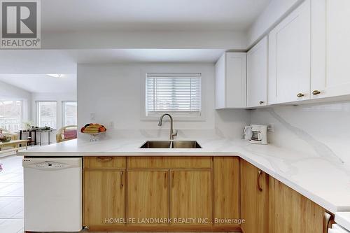 7 Lancashire Road, Markham, ON - Indoor Photo Showing Kitchen With Double Sink