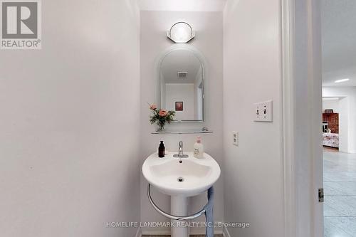 7 Lancashire Road, Markham, ON - Indoor Photo Showing Bathroom