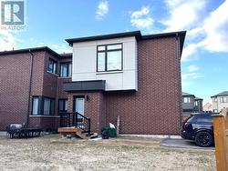 (COACH HOUSE) - 35 GOLDEN FERN STREET Markham, ON L6B 0V5