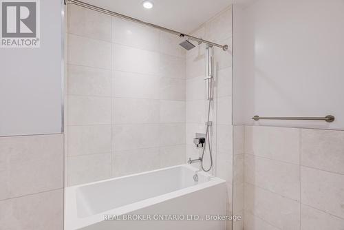 3005 - 1 Grandview Avenue, Markham, ON - Indoor Photo Showing Bathroom