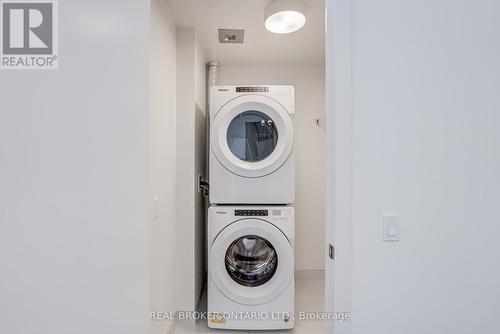 3005 - 1 Grandview Avenue, Markham, ON - Indoor Photo Showing Laundry Room